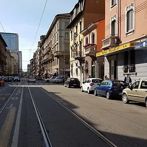Hotel Mondial, Milan